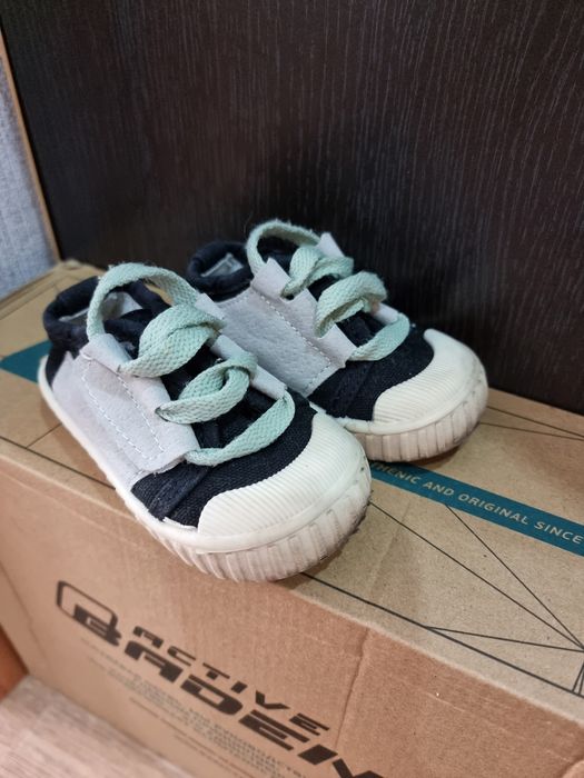 Продам обувь на малышей.