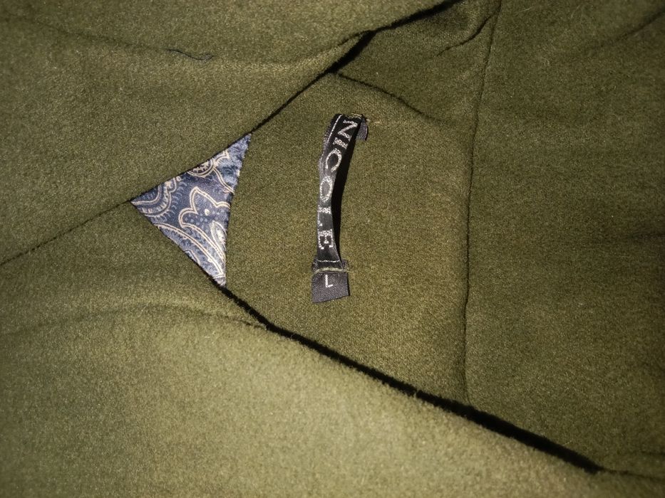 Продам куртки  1500 т