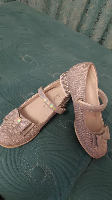 Продам красивые туфельки