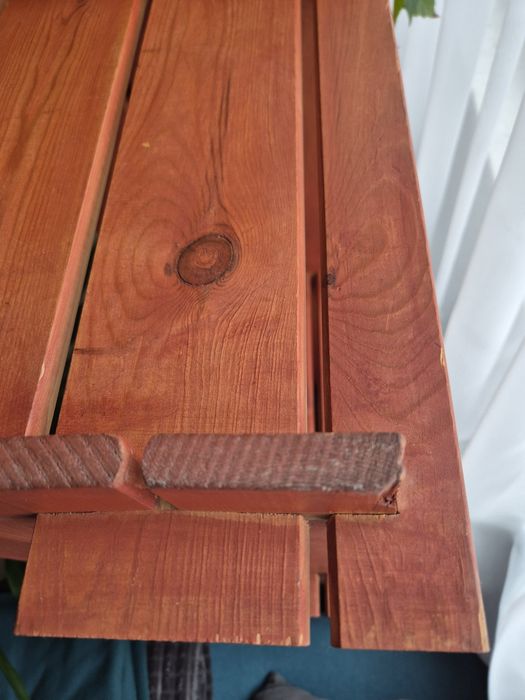 Етажерка от чам. Естествен червен байц