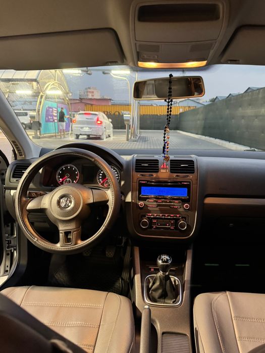 VOLKSWAGEN Jetta 2010 — imagine 5
