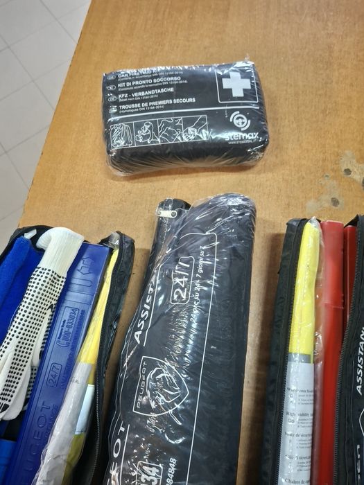 Trusa de prim ajutor Triunghiuri Peugeot Citroen(anul 2025)