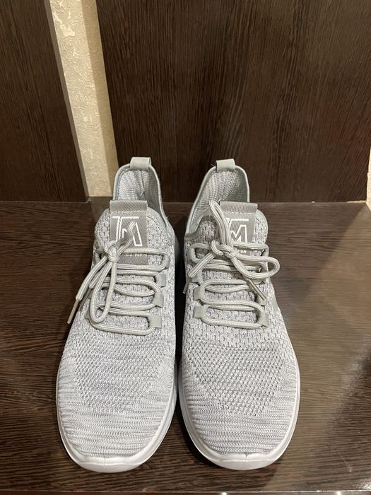 Кроссовки летнее