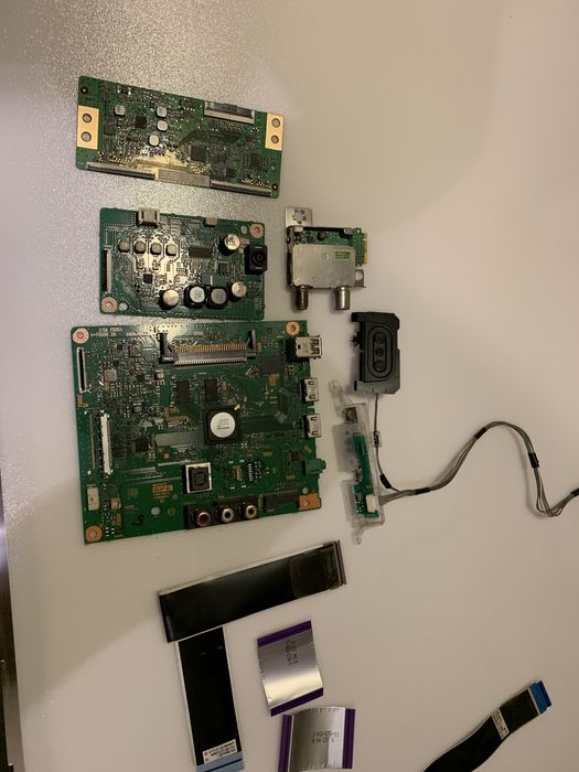 Piese televizor Sony KDL-43RF455 roate placile din televizor