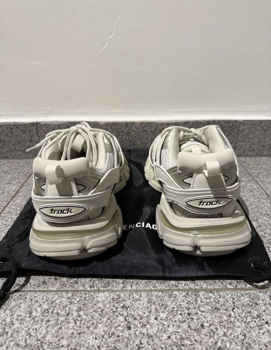 Balenciaga track