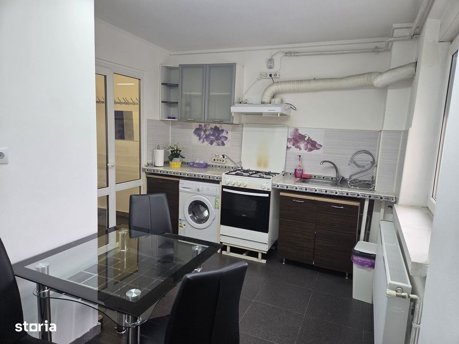Proprietar/Apartament 3 camere,zona Piata Garii,etaj 4.