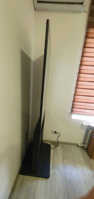 Интерактивный цифровой киоск с вертикальным дисплеем