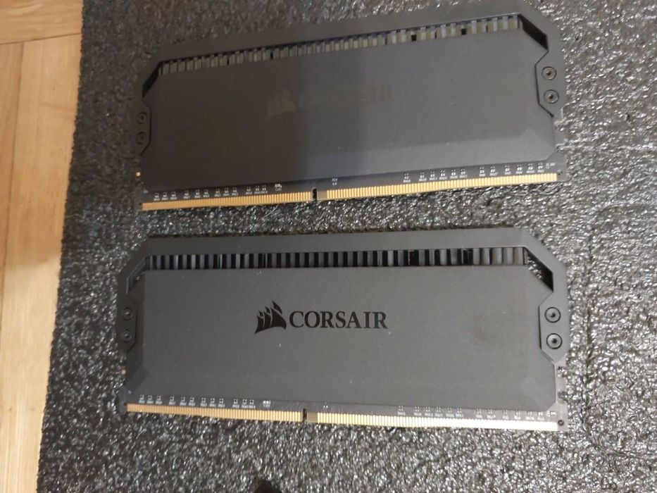 32GB DDR4 4000Mhz CL19 - Corsair Dominator Platinium RGB