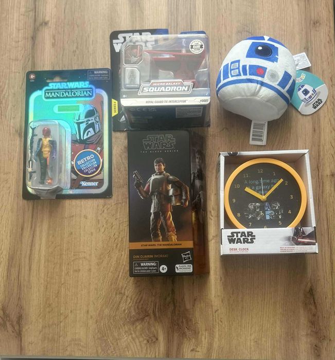 Комплект оригинални Star Wars артикули.