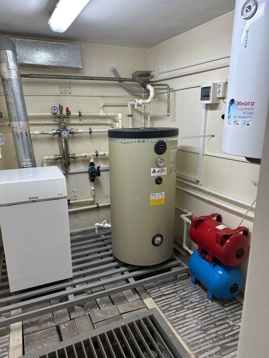 Продаётся двухэтажный дом в центре города на Ракатбоши  3,65 соток .