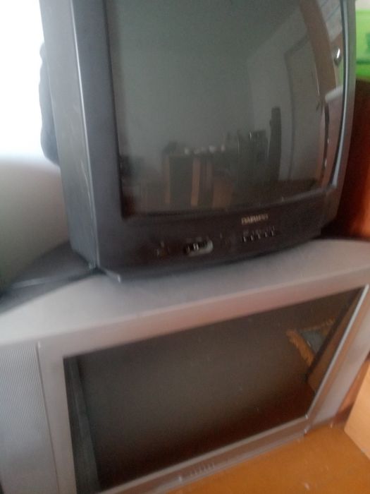 Телевизор істеп тұр