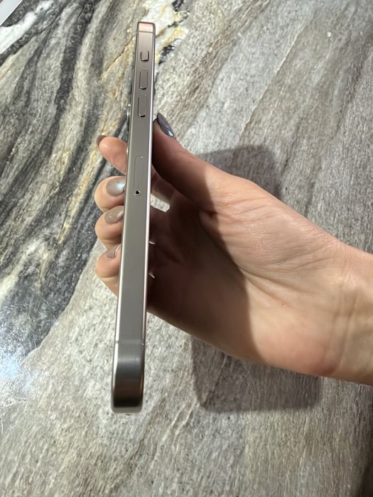 iPhone 15 pro max 256 gb.