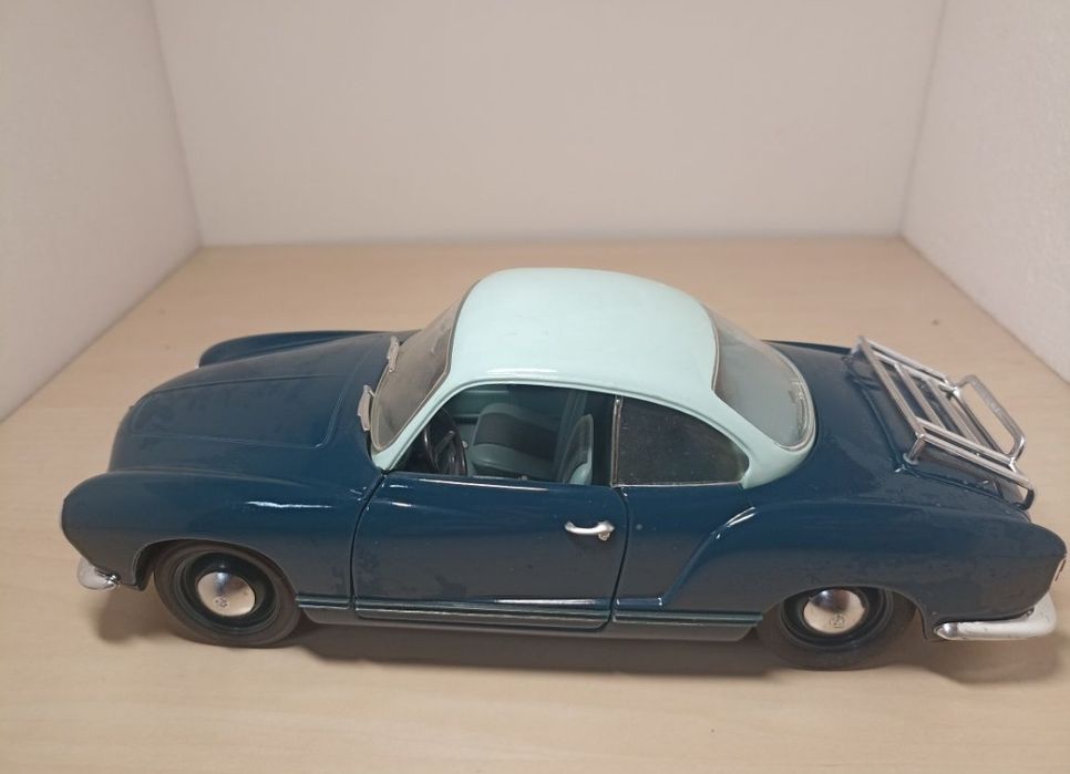 VW Karman 
Scara 1:18
Solido 

Pozele reflectă realitatea. Se vinde ex