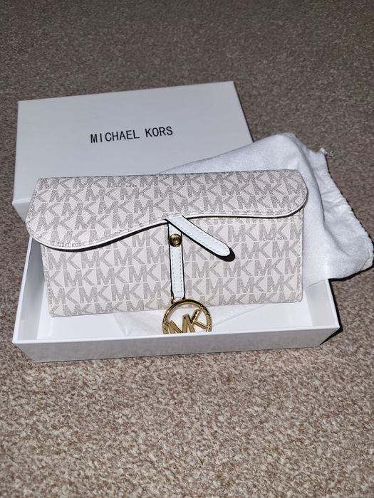 Michael Kors новый.