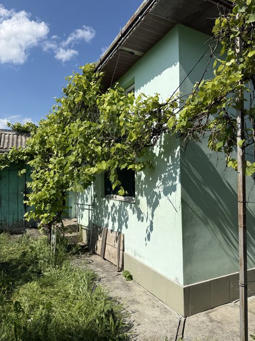 Vand casă in Dumbraveni, jud Suceava,  103 mp si teren 355mp central Str Eugen Lovineacu nr 7.