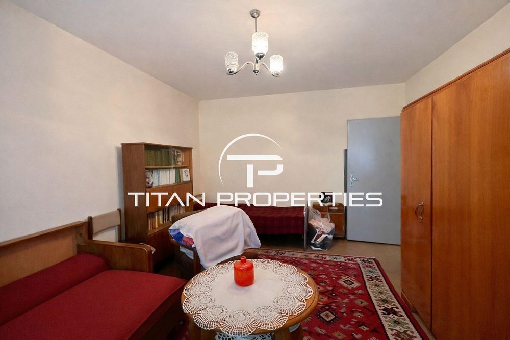 Продава се Двустаен апартамент в Пловдив, Кършияка - 70 кв.м за 1013 €/кв.м - Снимка #2