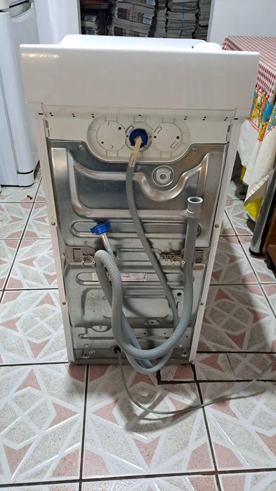 Vand masina de spalat rufe Electrolux cu incarcare verticala