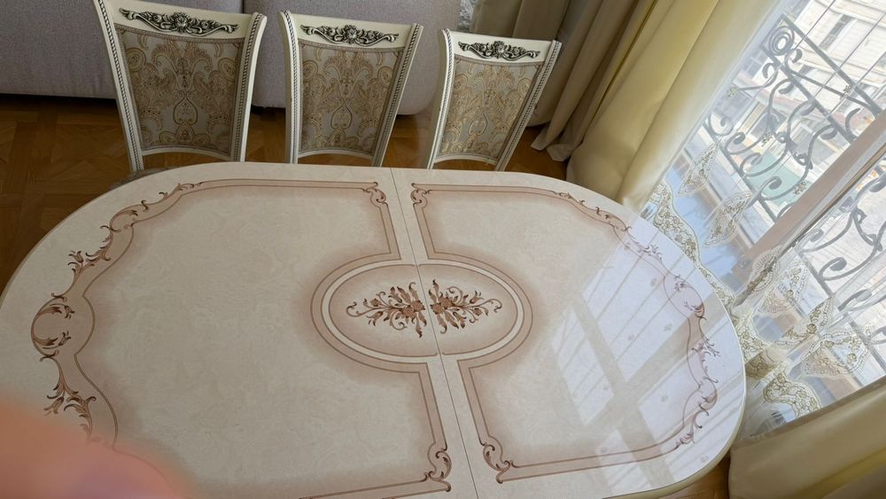 Продам стол и 6 стульев (Италия)