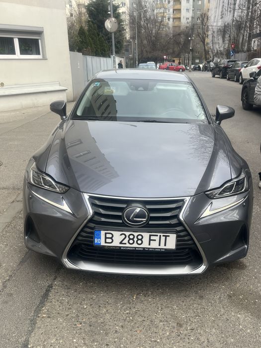 Lexus IS 300h -42000 km