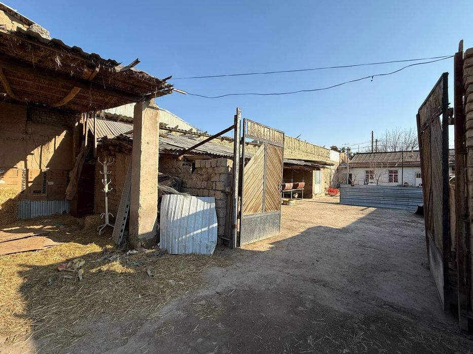 Yer sotiladi; 3 sotix; Yunusobod bitonka boyida; Narxini kelishamiz