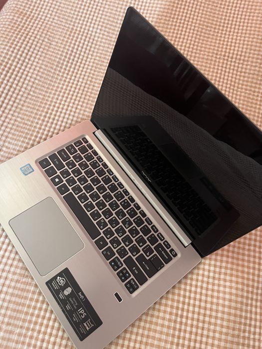Acer Swift 3 цвет Sparkly Silver.