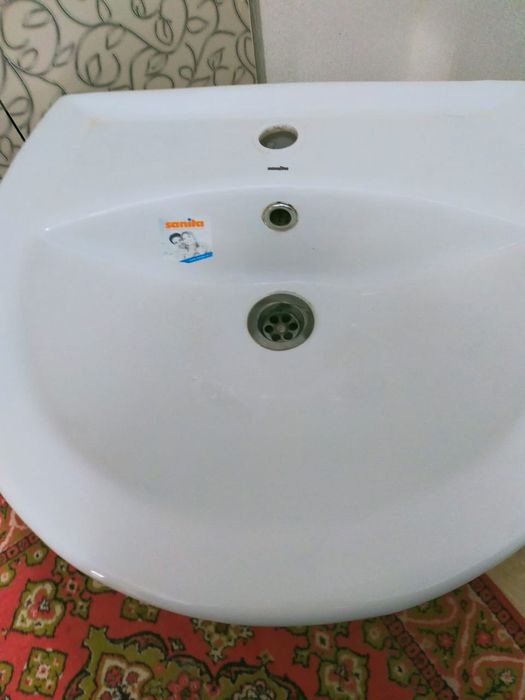 Раковина с ножкой