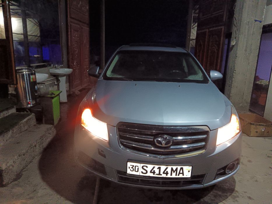 2009 yil ishlab chiqarilgan bir kishi mingan, old farasi almashtirilga