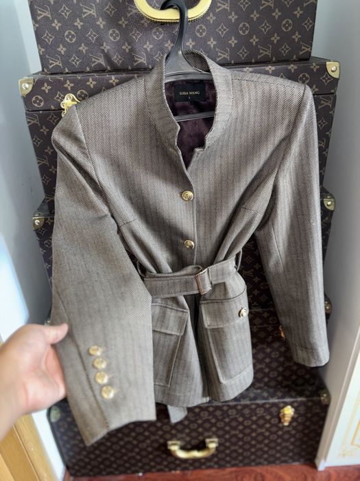 Продам пиджак женский стильный.