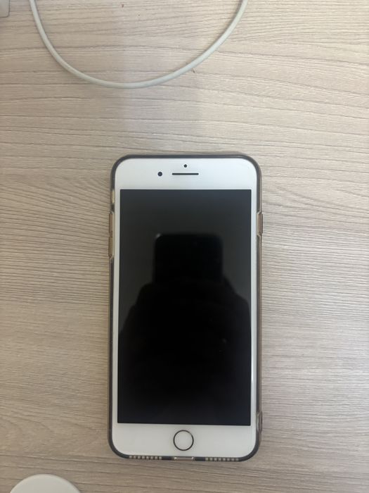iPhone 8 Plus 64GB Gold Полностью рабочий комплект