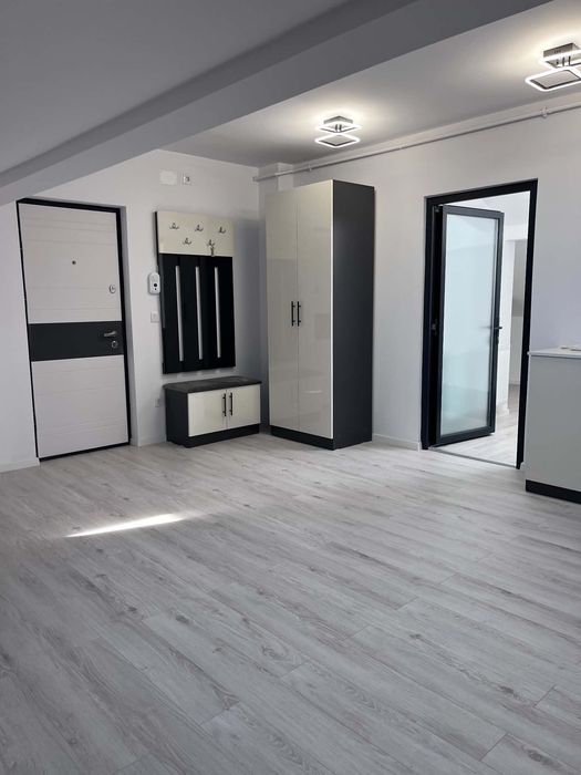 Apartament cu garaj