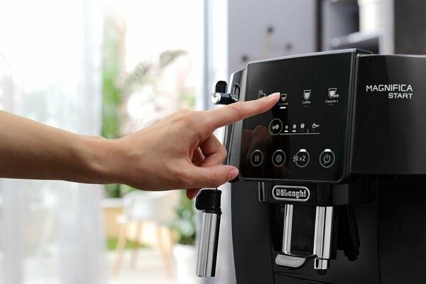Автоматическая кофемашина DeLonghi ECAM 220.21 B, чeрный
