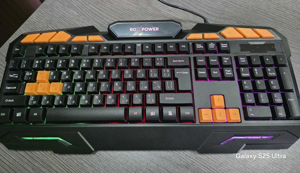Нова! Геймърска клавиатура с Кирилица ROXPOWER G-8100, GAMING LED, Черна