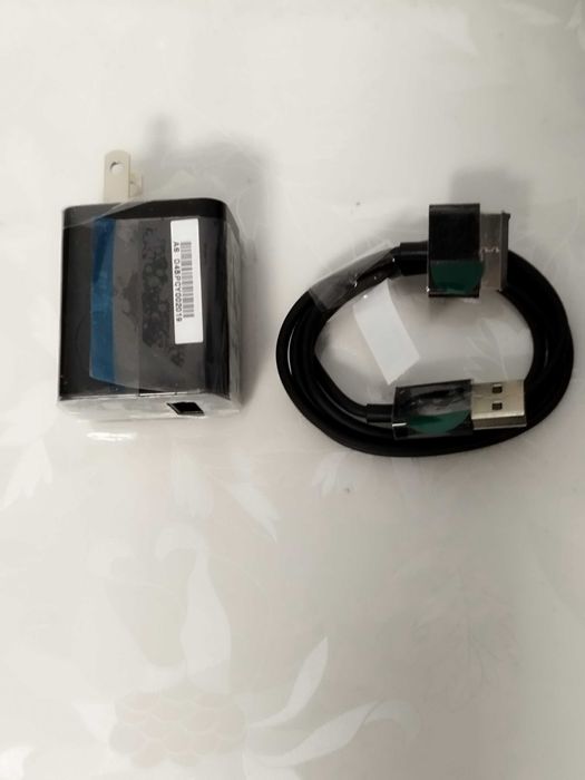 ASUS conectori TV, bloc charger