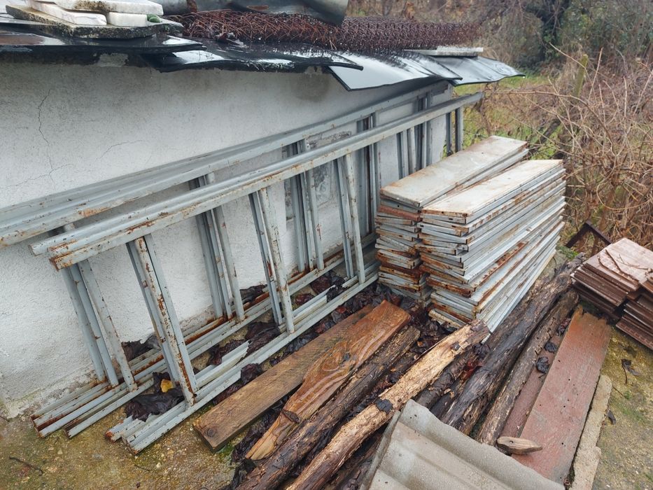 Метални рафтове, стелажи