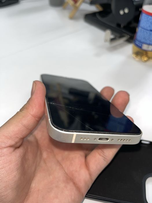 Продам айфон 13