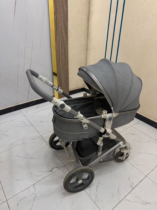 Продам коляску серую