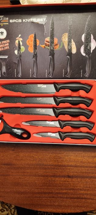 Комплект керамични ножове.