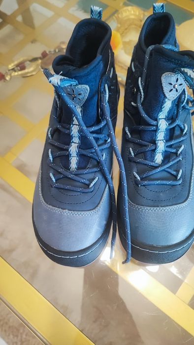 Спорни обувки JAMBU естествена кожа