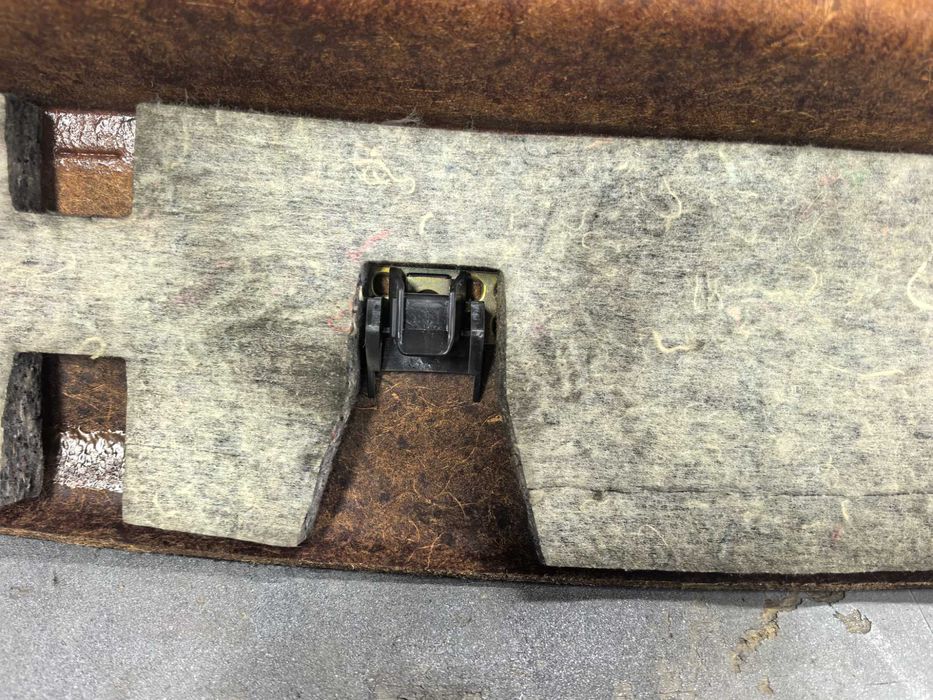 Полка задняя Мерседес 211