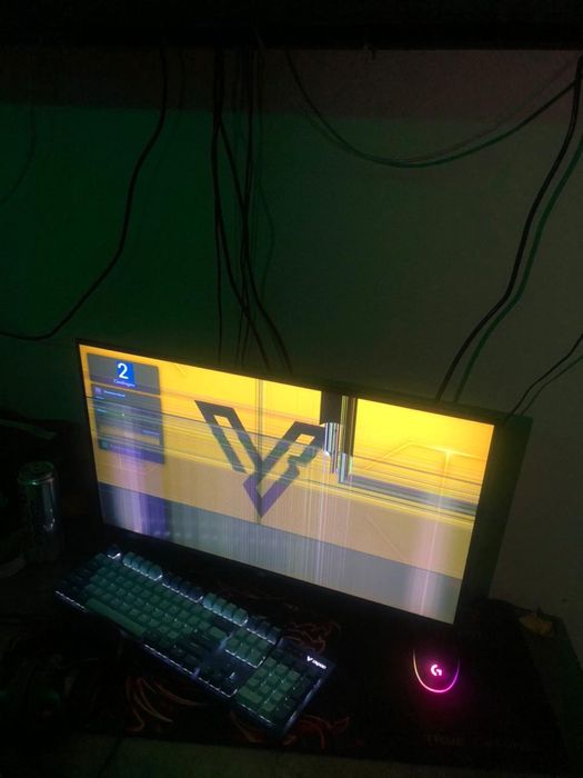 монитор АОС с дефектом