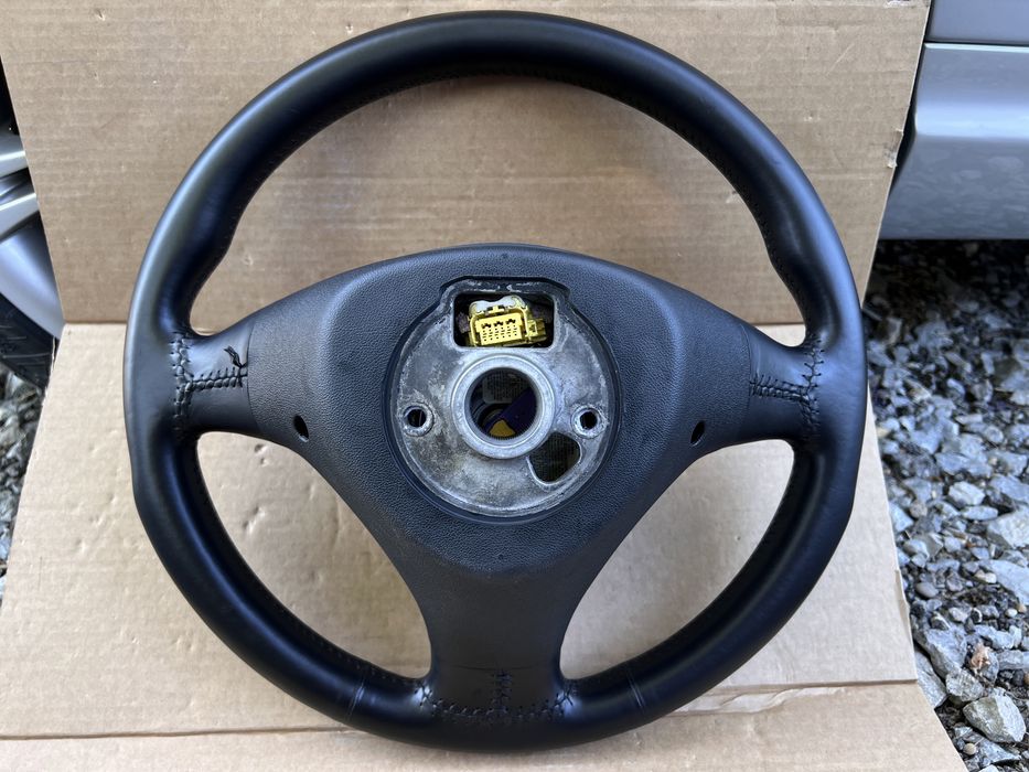 Audi a3 8p перфектен волан като чисто нов.