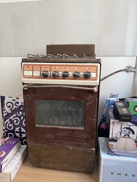 Продам газовую плиту