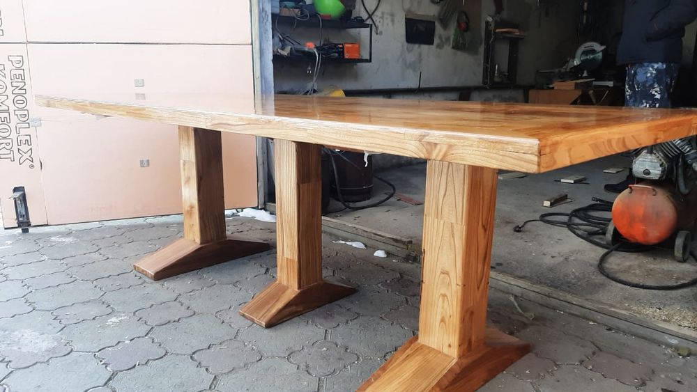 Продам обеденный стол