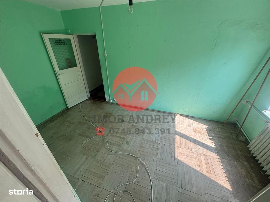 Apartament 2 camere de vanzare, 40 mp, etaj 2