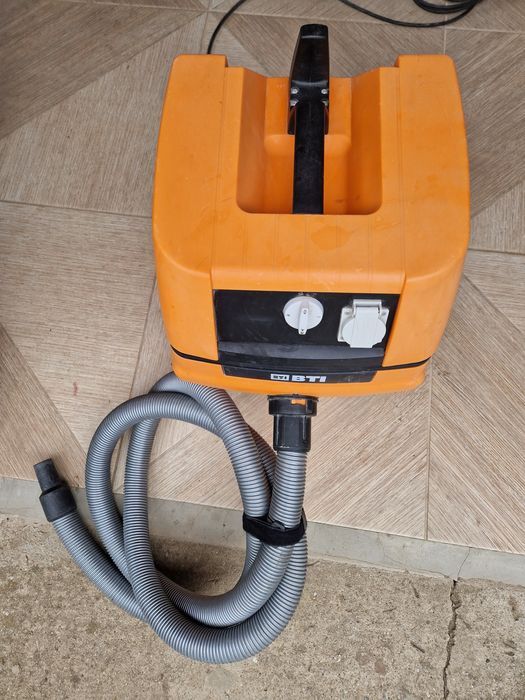 BTI - NTS 20 / aspirator de praf profesional