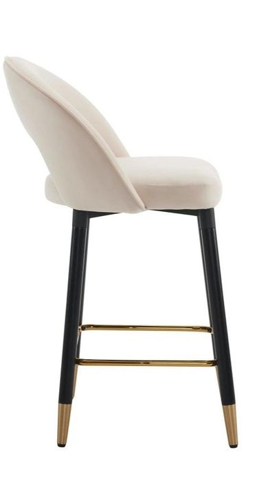 Два щъркела, бар столове Amore. черни крака със седалка от бял плюш