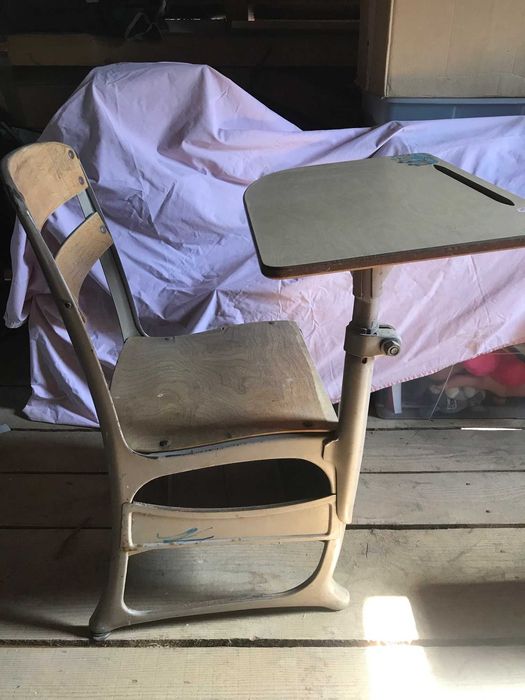 Birou elev din lemn si metal