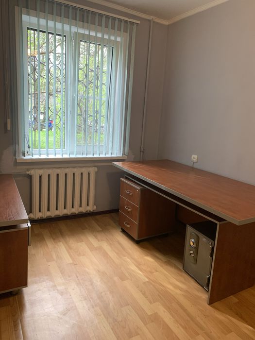 Мебель офисная б/у