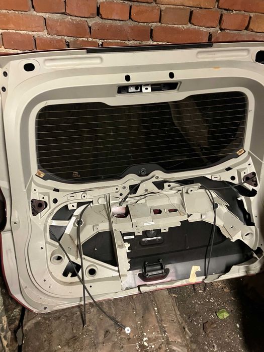 задно стъкло нисан Roug-x-trail