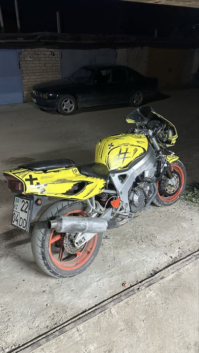 Мотоцикл honda cbr900rr fireblade